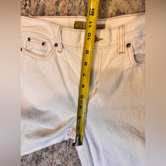 NWOT Old Navy low waist, boy-cut fit white distressed jeans. Size 8 - Picture 11 of 16